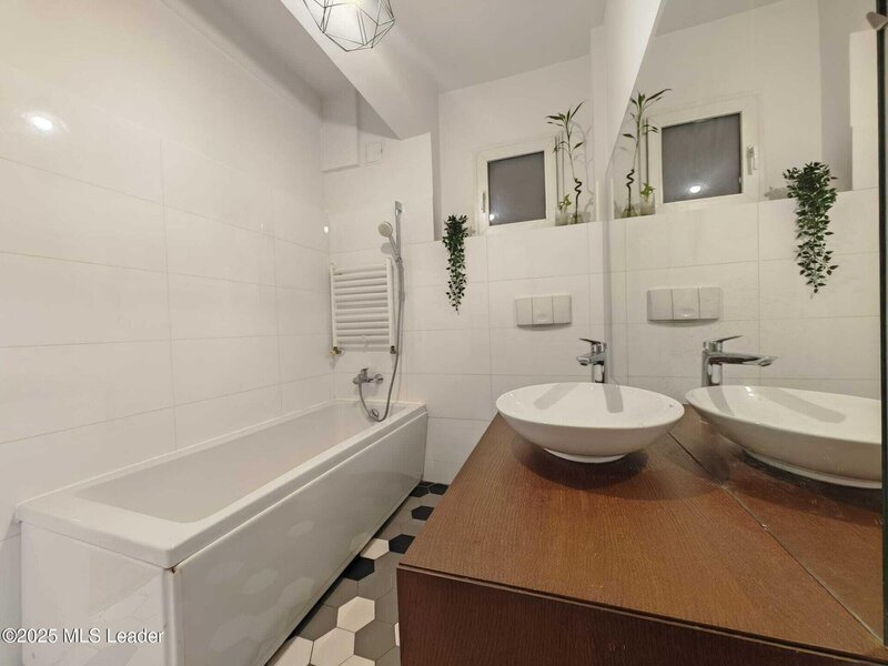 Piata Victoriei - str. Occidentului Apartament 4 camere,