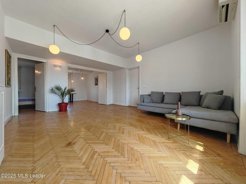 Piata Victoriei - str. Occidentului Apartament 4 camere,
